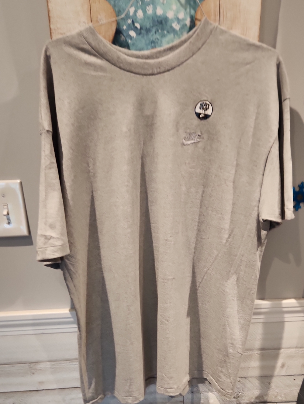Nike Men's Light Gray Short Sleeve Crew Tee with Small Logo